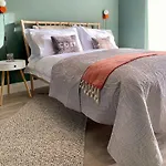 The Green Room Guest Suite